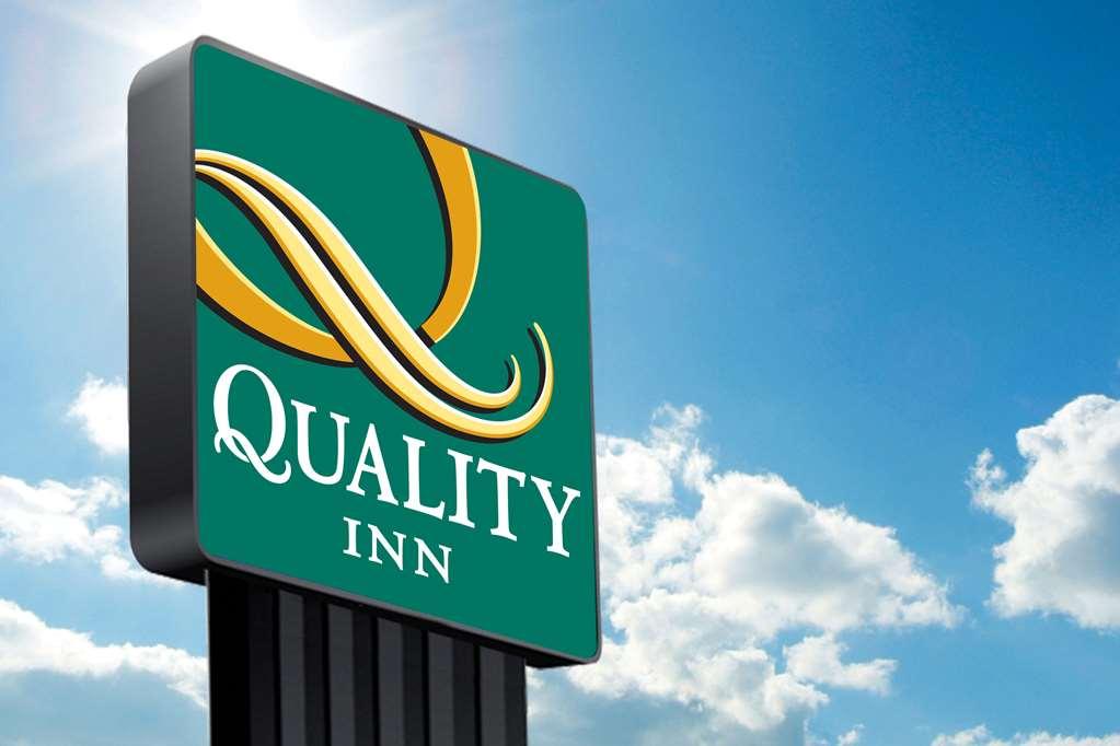 Quality Inn Queens Ню Йорк Екстериор снимка