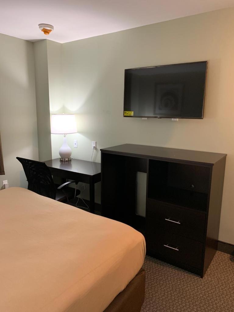 Quality Inn Queens Ню Йорк Екстериор снимка