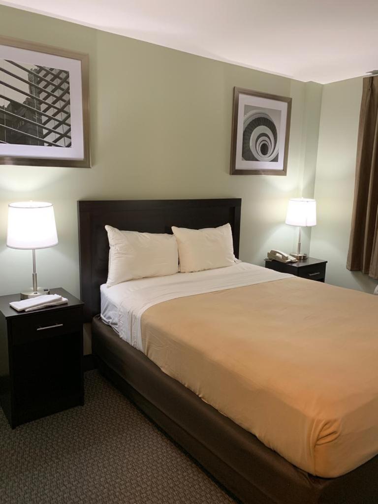 Quality Inn Queens Ню Йорк Екстериор снимка